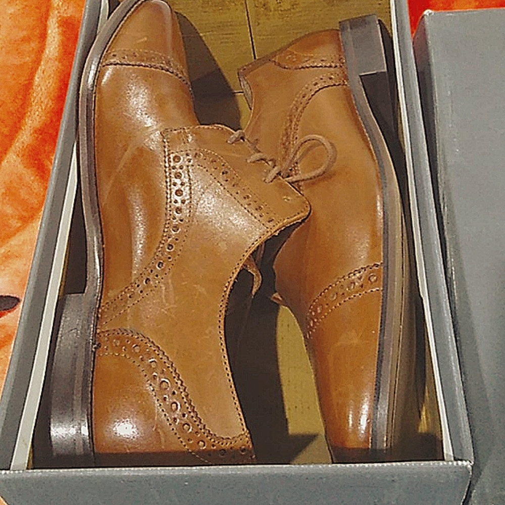 New in box Men's Brown Shoes Boutique
